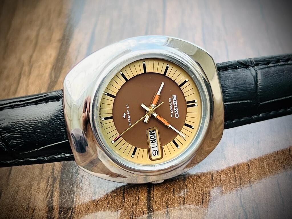 Vintage Seiko 5 Automatic 17 Jewels UFO Brown Dial 7006-7139 Mens Watch 38mm - Grab A Watch Co
