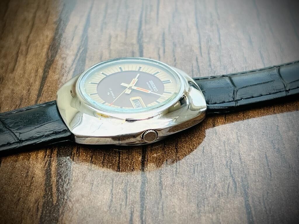 Vintage Seiko 5 Automatic 17 Jewels UFO Brown Dial 7006-7139 Mens Watch 38mm - Grab A Watch Co