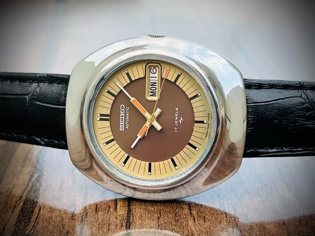 Vintage Seiko 5 Automatic 17 Jewels UFO Brown Dial 7006-7139 Mens Watch 38mm - Grab A Watch Co