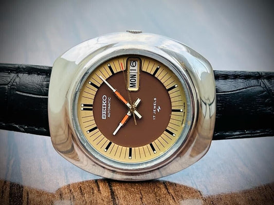 Vintage Seiko 5 Automatic 17 Jewels UFO Brown Dial 7006-7139 Mens Watch 38mm - Grab A Watch Co