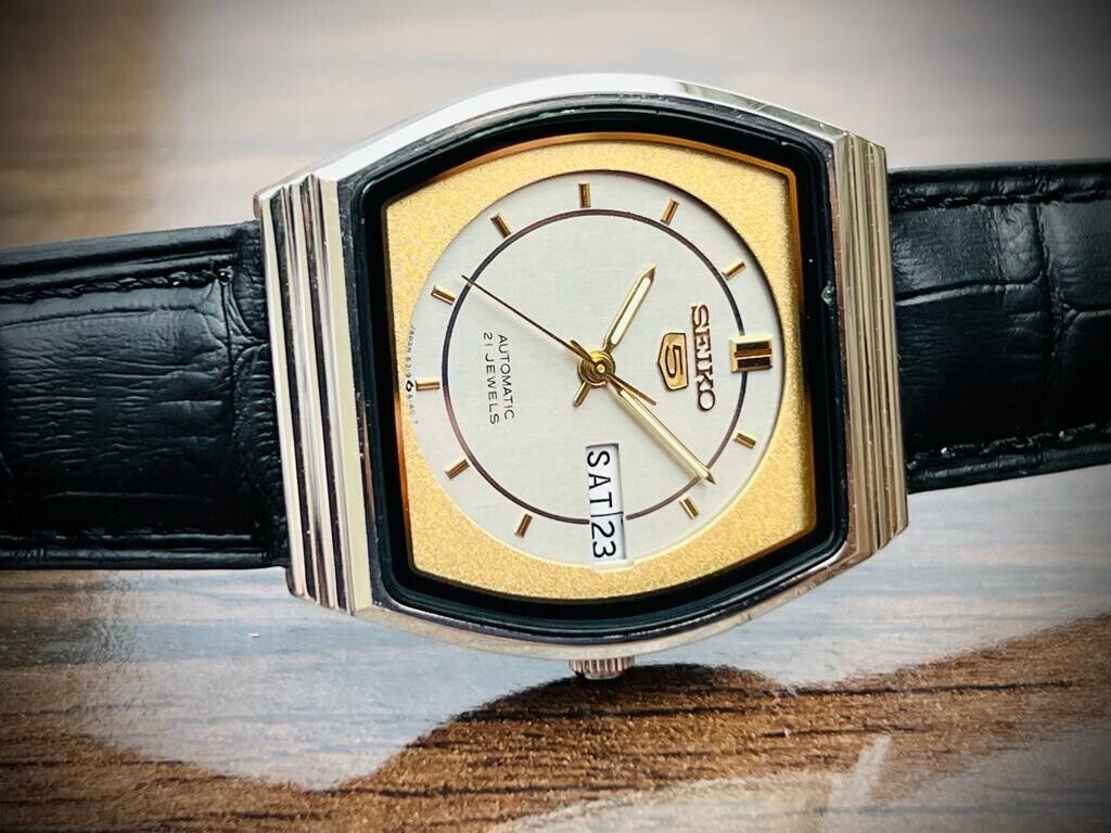 Vintage Seiko 5 Automatic 21 Jewels Grey dial 6319-6110 Japan 34mm - Grab A Watch Co