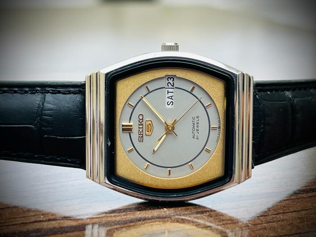 Vintage Seiko 5 Automatic 21 Jewels Grey dial 6319-6110 Japan 34mm - Grab A Watch Co