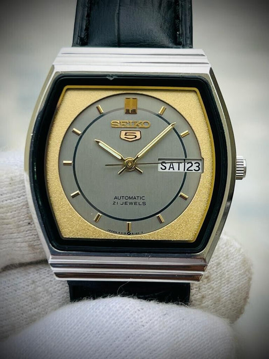 Vintage Seiko 5 Automatic 21 Jewels Grey dial 6319-6110 Japan 34mm - Grab A Watch Co