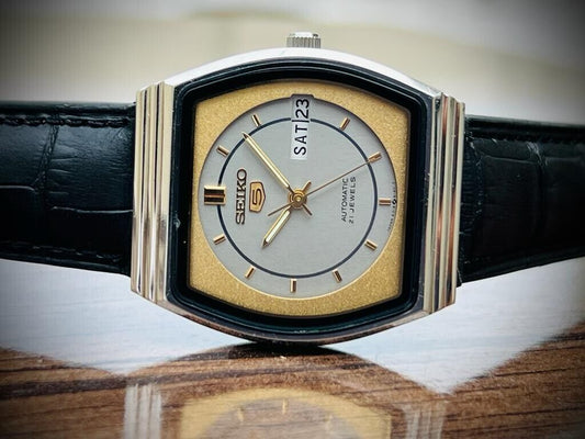 Vintage Seiko 5 Automatic 21 Jewels Grey dial 6319-6110 Japan 34mm - Grab A Watch Co