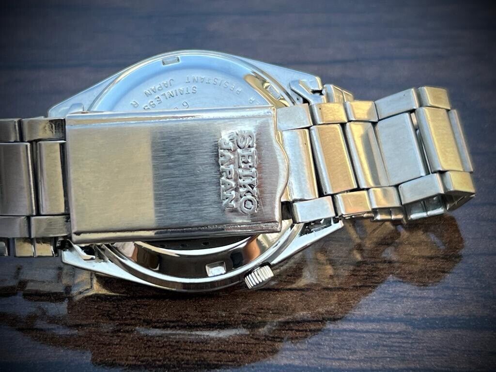 Vintage Seiko 5 Automatic 23 Jewels Gold Dial, 7s36-8180 35mm Men’s Watch - Grab A Watch Co
