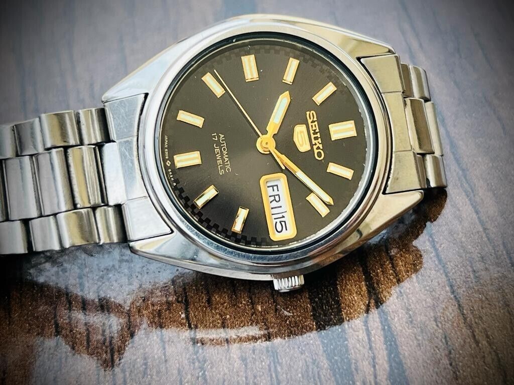 Vintage Seiko 5 Automatic Black Dial 17 Jewels 6309-6240, Japan 34mm - Grab A Watch Co