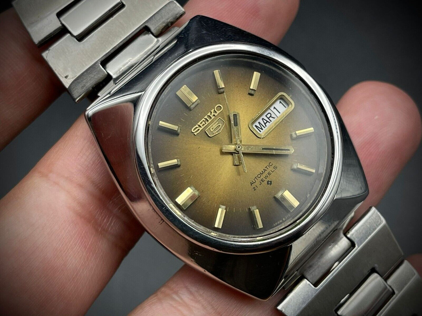 Vintage Seiko 5 Automatic Brown Dial 21 Jewels 38mm 6319-7000 Japan Made - Grab A Watch Co