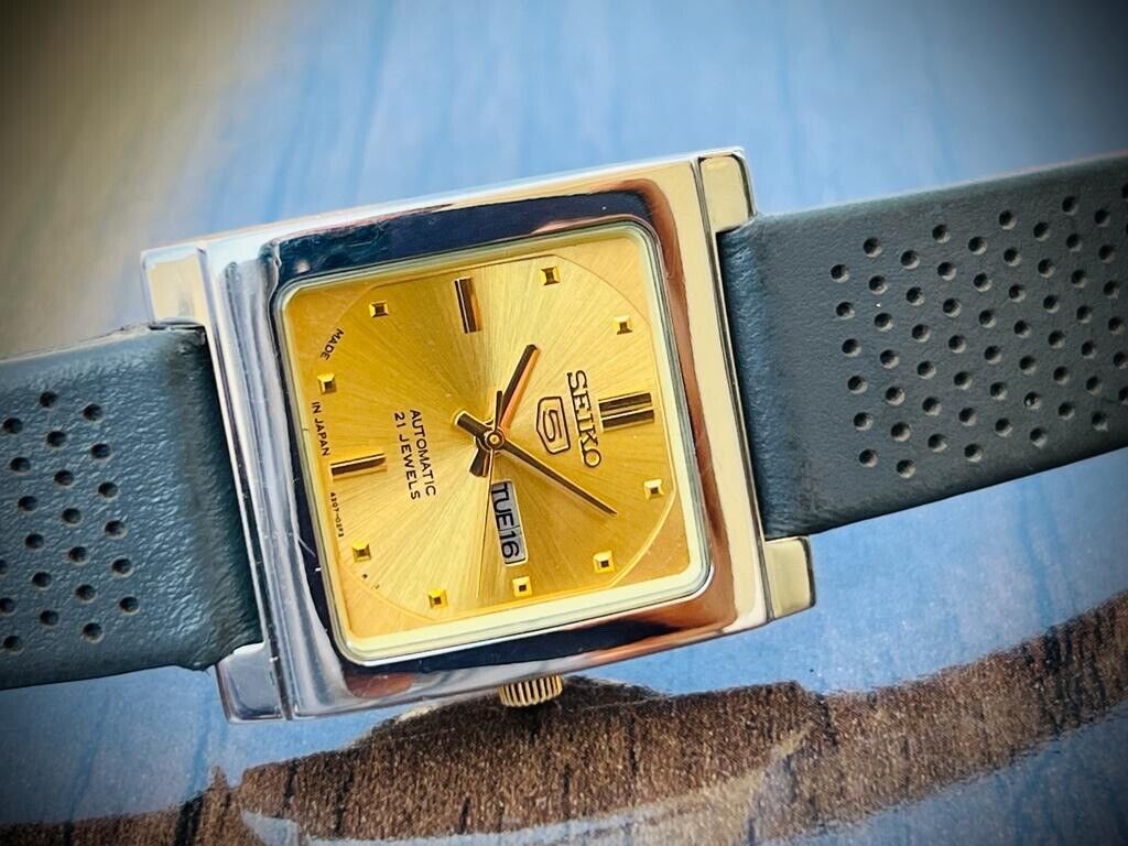 Vintage Seiko 5 Automatic Clean Dial 4207-00J0 Mens Watch 30mm - Grab A Watch Co