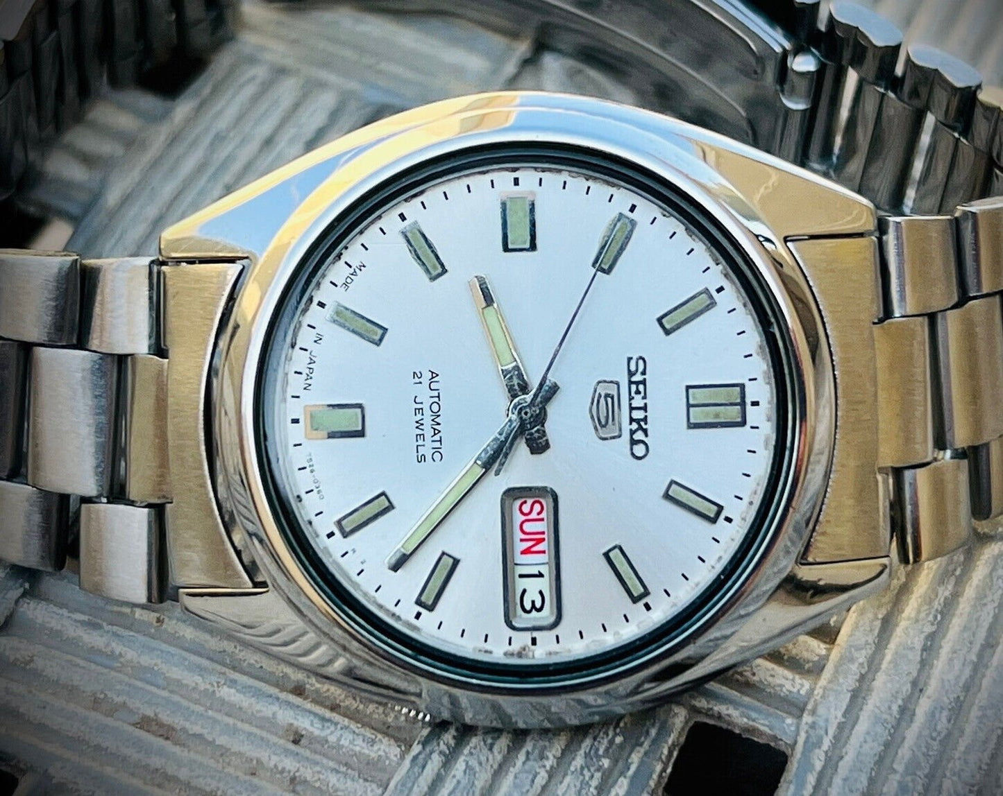 Vintage Seiko 5 Automatic white Dial 21 Jewels Ref:7s26-3040, Japan 36mm - Grab A Watch Co