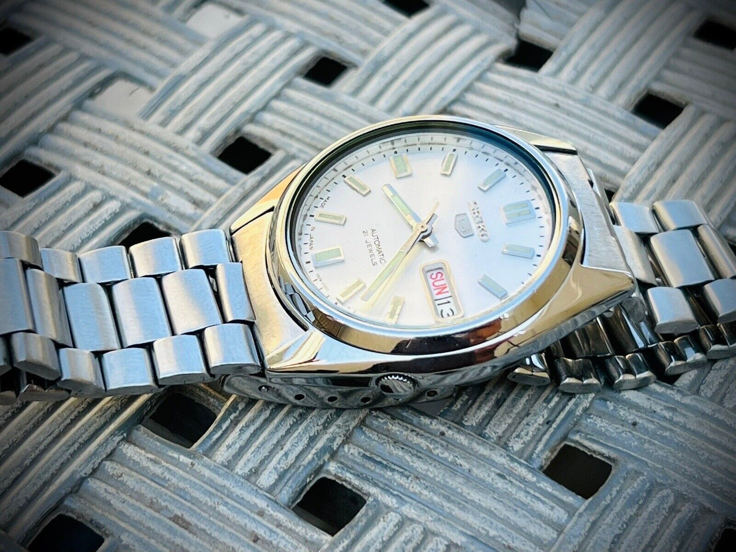 Vintage Seiko 5 Automatic white Dial 21 Jewels Ref:7s26-3040, Japan 36mm - Grab A Watch Co