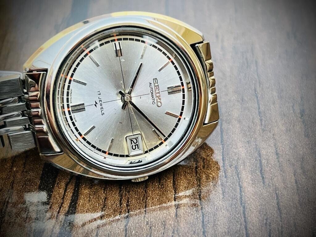 Vintage Seiko 5 Special Dial 17 Jewels Automatic 7005-7100 Mens Watch, Japan - Grab A Watch Co