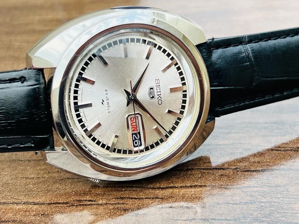 Vintage Seiko 5 Special Dial 23 Jewels Automatic 5126-7020 Mens Watch, Japan - Grab A Watch Co