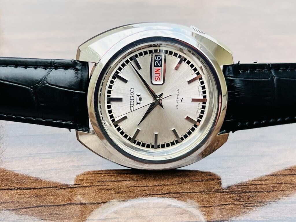 Vintage Seiko 5 Special Dial 23 Jewels Automatic 5126-7020 Mens Watch, Japan - Grab A Watch Co