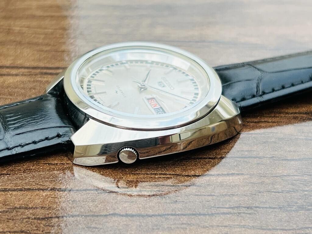 Vintage Seiko 5 Special Dial 23 Jewels Automatic 5126-7020 Mens Watch, Japan - Grab A Watch Co