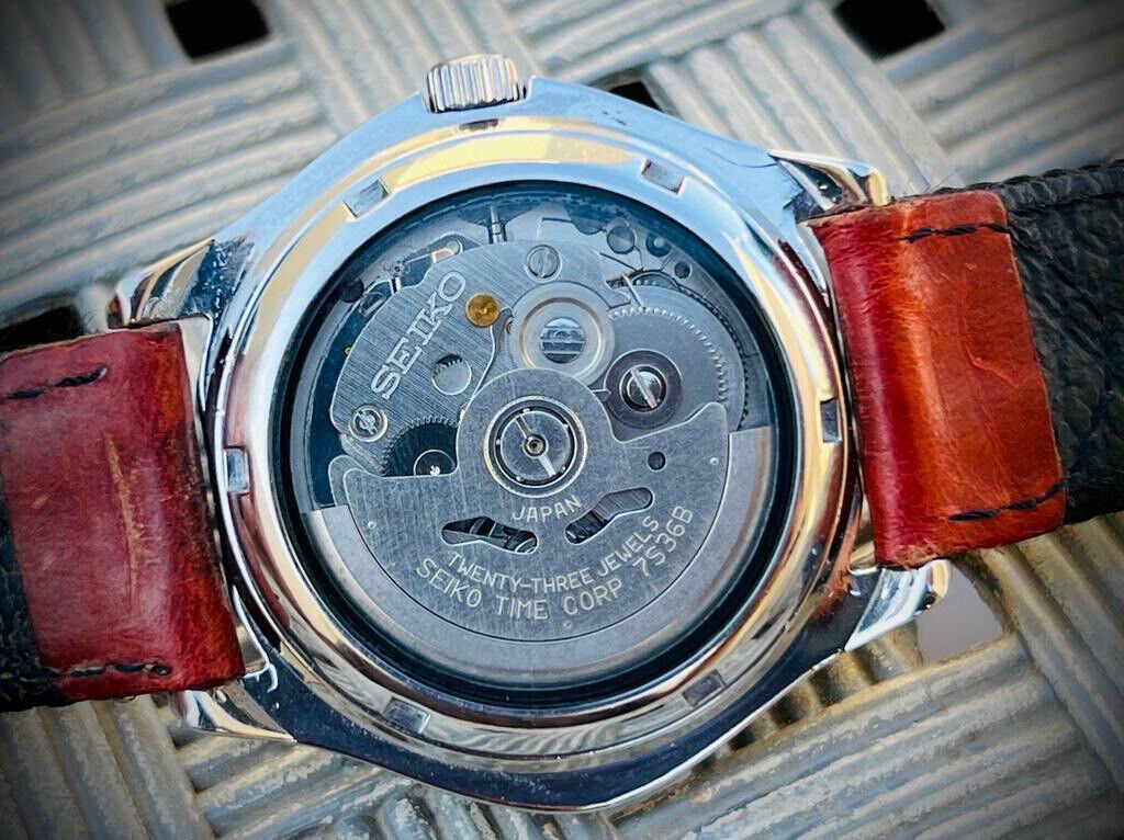 Vintage Seiko 5 Sports 100m 23 Jewels 7S36 Gents Watch, Japan made 38mm - Grab A Watch Co
