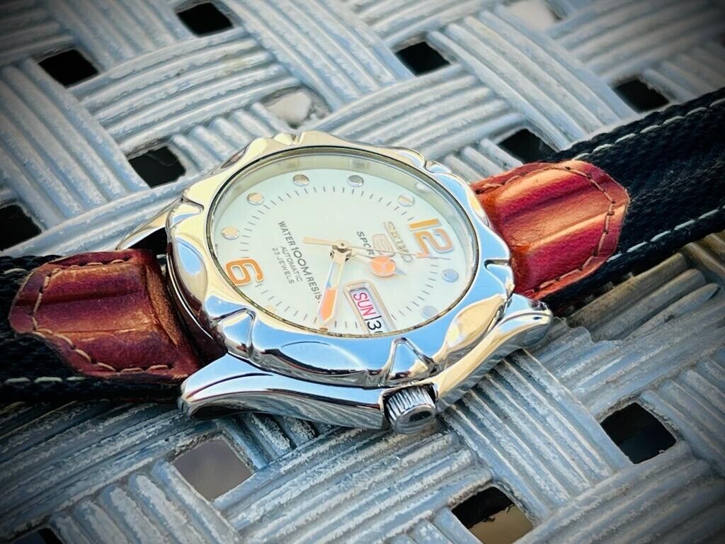 Vintage Seiko 5 Sports 100m 23 Jewels 7S36 Gents Watch, Japan made 38mm - Grab A Watch Co