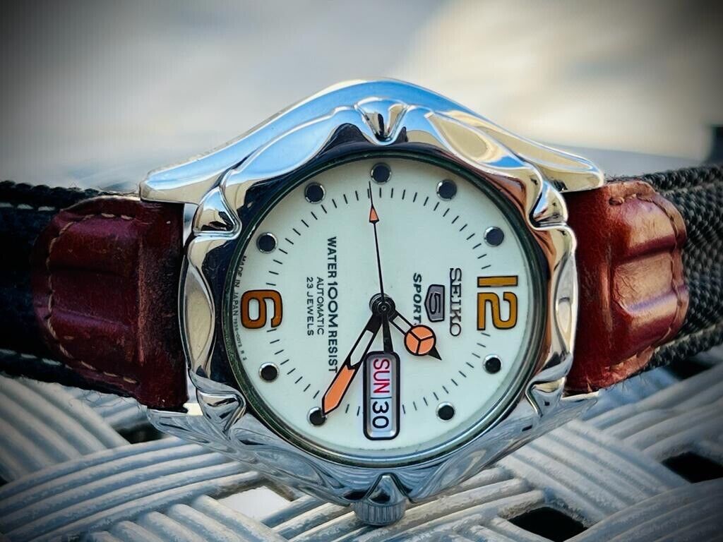 Vintage Seiko 5 Sports 100m 23 Jewels 7S36 Gents Watch, Japan made 38mm - Grab A Watch Co