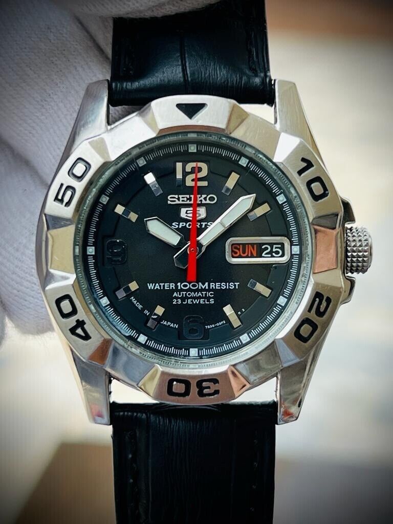Vintage Seiko 5 Sports 100m 23 Jewels 7S36 Gents Watch, Japan made 41mm - Grab A Watch Co