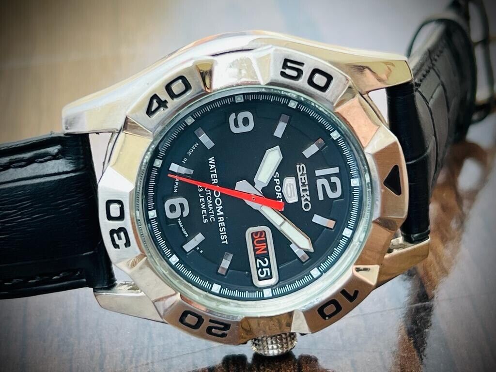 Vintage Seiko 5 Sports 100m 23 Jewels 7S36 Gents Watch, Japan made 41mm - Grab A Watch Co