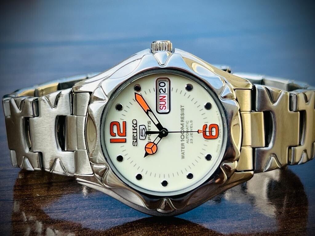 Vintage Seiko 5 Sports 100m 23 Jewels Radium Dial 7S36-00M0 Gents Watch 38mm - Grab A Watch Co