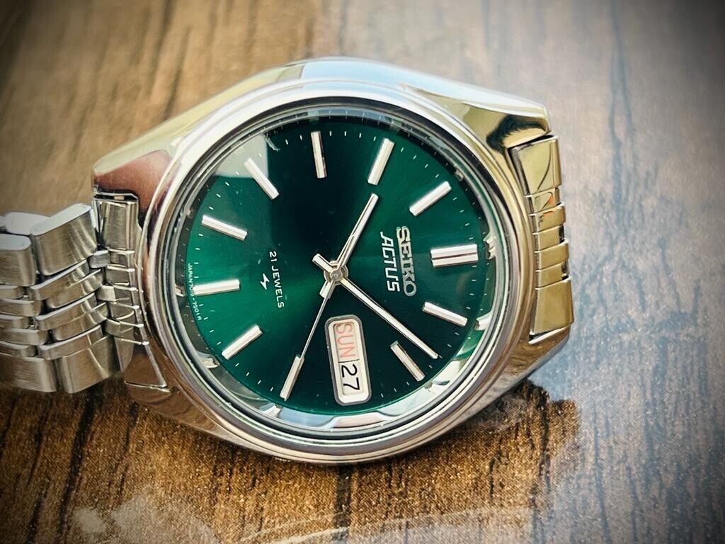 Vintage Seiko Actus 21 Jewels Emerald Dial Automatic 7019-7060 Japan 38mm - Grab A Watch Co