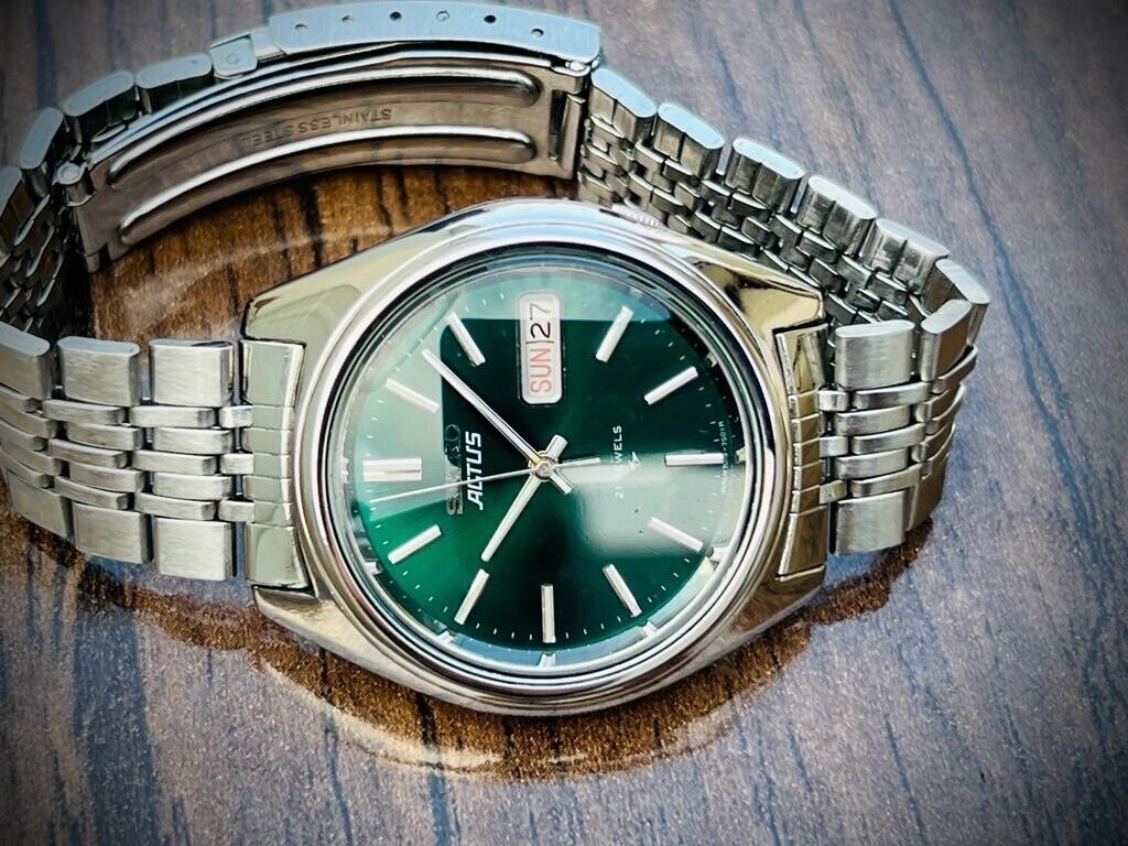Vintage Seiko Actus 21 Jewels Emerald Dial Automatic 7019-7060 Japan 38mm - Grab A Watch Co