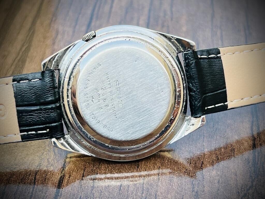 Vintage Seiko Actus 21 Jewels Silver Dial Automatic 7019-7060 Japan 38mm - Grab A Watch Co