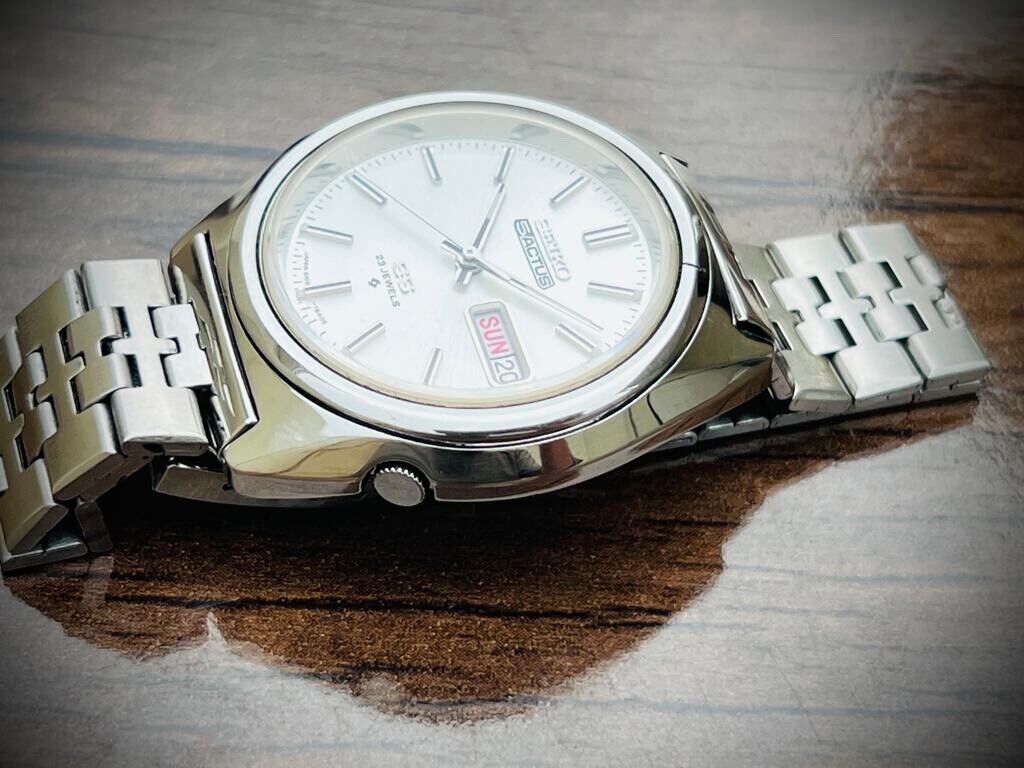 Vintage Seiko Actus 23 Jewels Silver Dial Automatic 6106-7520 Japan 38mm - Grab A Watch Co