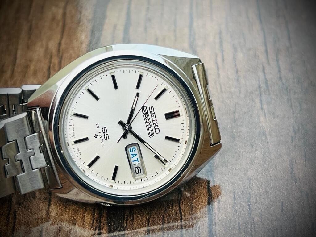Vintage Seiko Actus 23 Jewels Silver Dial Automatic 6106-7520 Japan 38mm - Grab A Watch Co