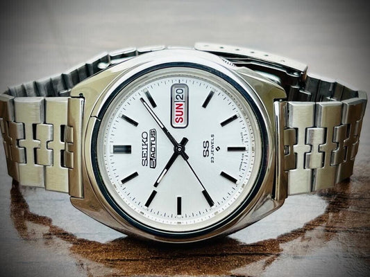 Vintage Seiko Actus 23 Jewels Silver Dial Automatic 6106-7520 Japan 38mm - Grab A Watch Co