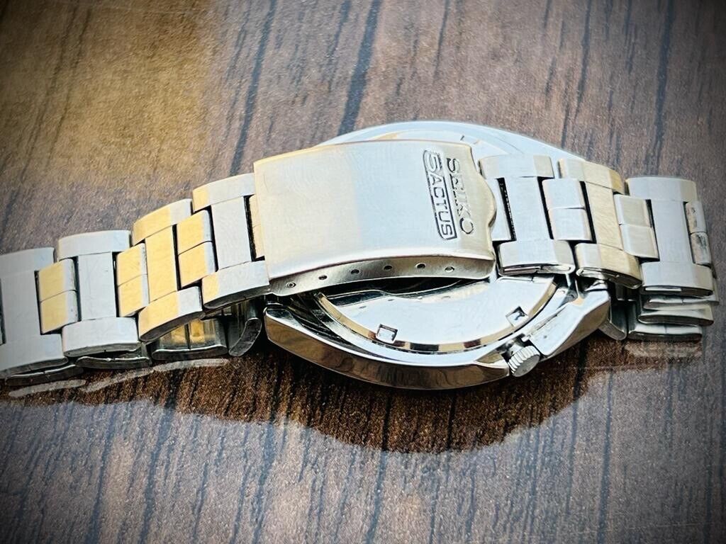 Vintage Seiko Actus SS 23 Jewels Blue Dial Automatic 6106-7700 Japan 38mm - Grab A Watch Co