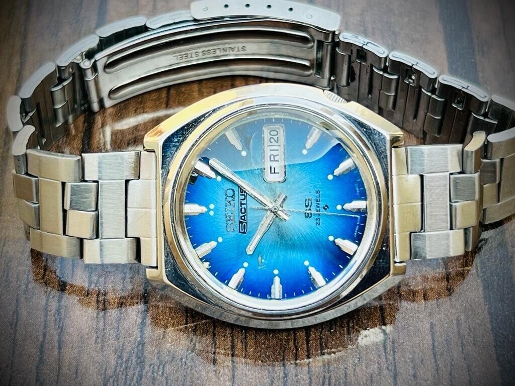 Vintage Seiko Actus SS 23 Jewels Blue Dial Automatic 6106-7700 Japan 38mm - Grab A Watch Co