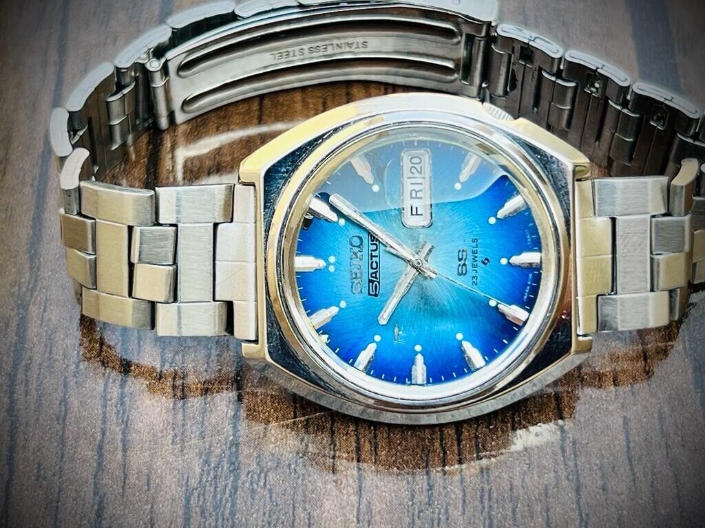 Vintage Seiko Actus SS 23 Jewels Blue Dial Automatic 6106-7700 Japan 38mm - Grab A Watch Co