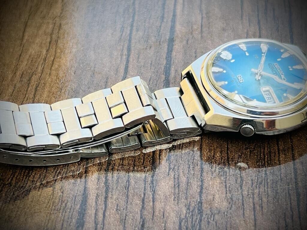Vintage Seiko Actus SS 23 Jewels Blue Dial Automatic 6106-7700 Japan 38mm - Grab A Watch Co
