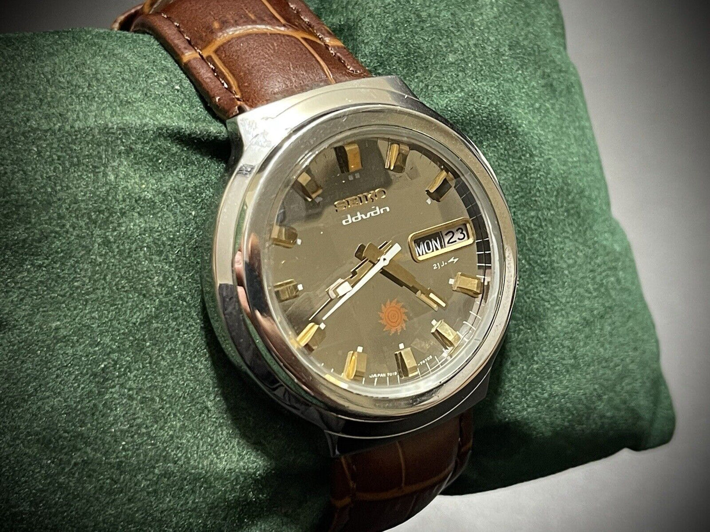 Vintage Seiko Advan 7019-7340 Sapphire Automatic Mens Watch, Japan Made - Grab A Watch Co
