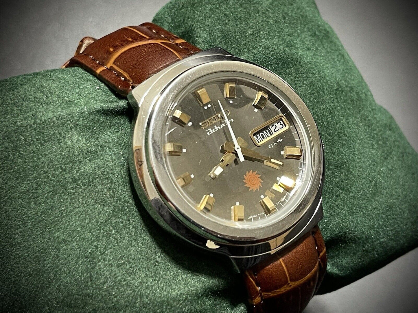 Vintage Seiko Advan 7019-7340 Sapphire Automatic Mens Watch, Japan Made - Grab A Watch Co