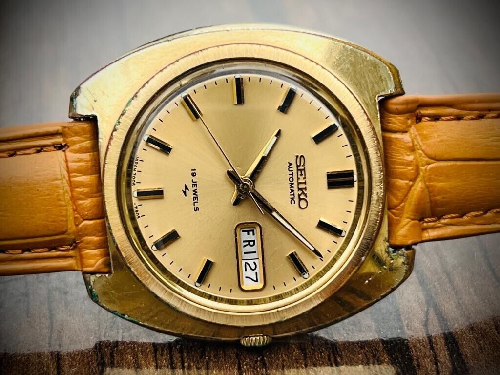 Vintage Seiko Automatic 19 Jewels Mens Watch 7006-7090 Japan Made, Perfect 40mm - Grab A Watch Co