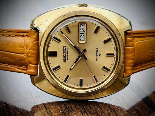 Vintage Seiko Automatic 19 Jewels Mens Watch 7006-7090 Japan Made, Perfect 40mm - Grab A Watch Co