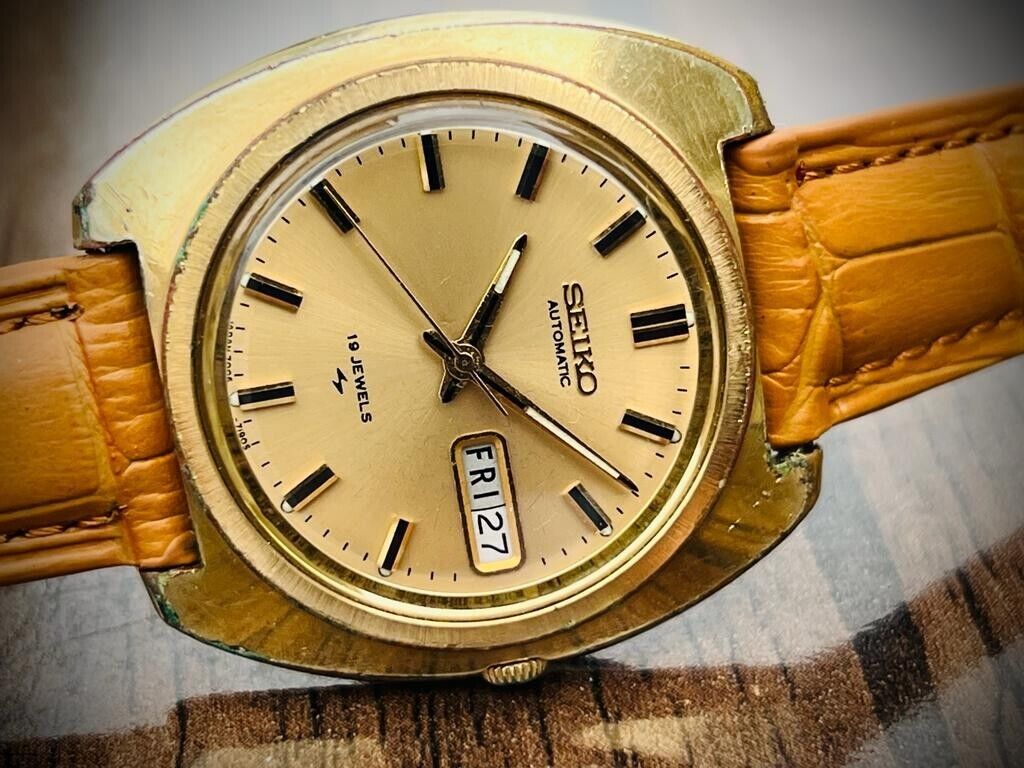 Vintage Seiko Automatic 19 Jewels Mens Watch 7006-7090 Japan Made, Perfect 40mm - Grab A Watch Co