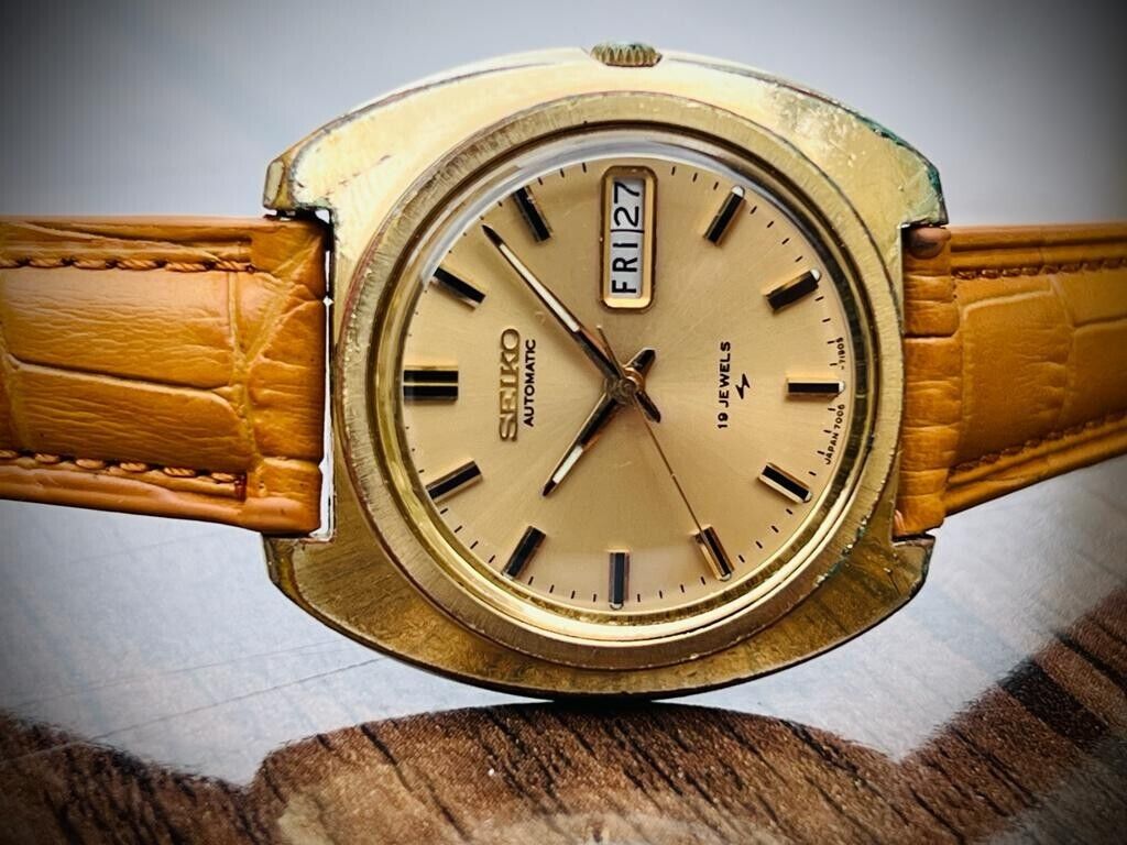 Vintage Seiko Automatic 19 Jewels Mens Watch 7006-7090 Japan Made, Perfect 40mm - Grab A Watch Co