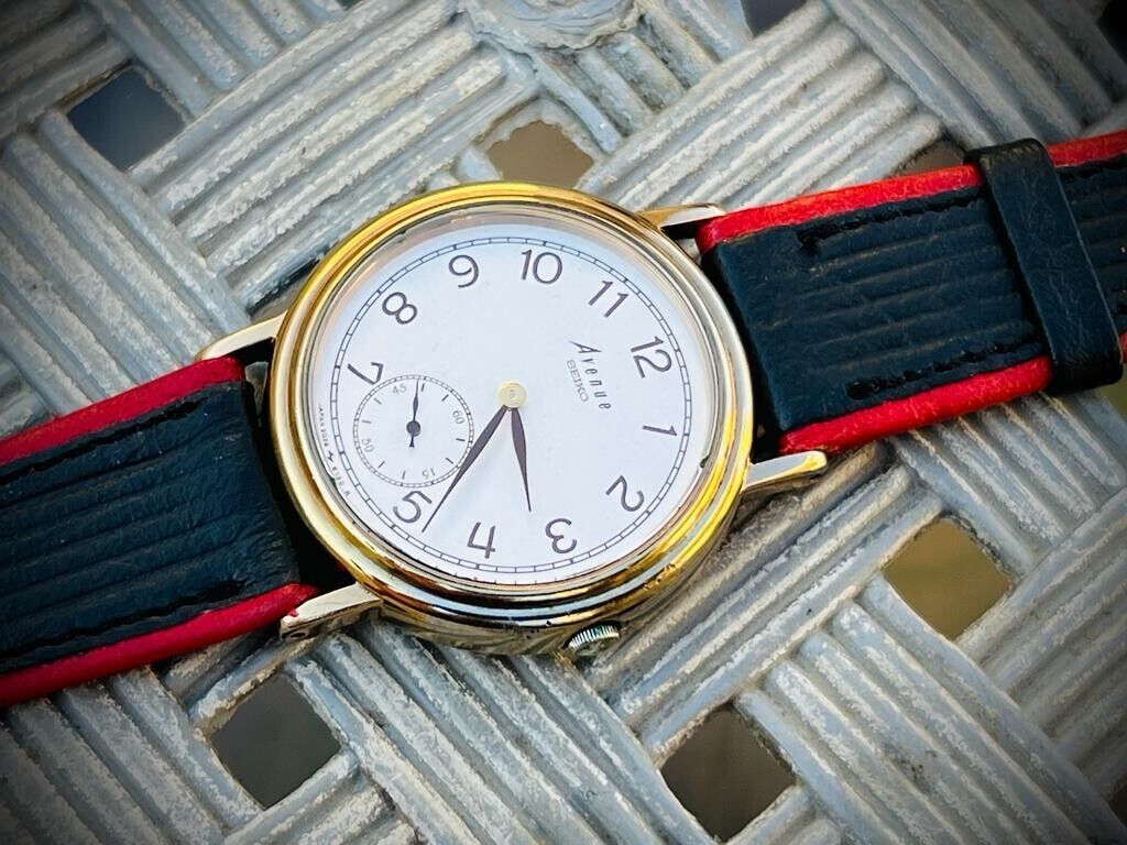 Vintage Seiko Avenue Site Second Quartz Date 32mm Mens Watch, 7N01-6B20 Japan - Grab A Watch Co