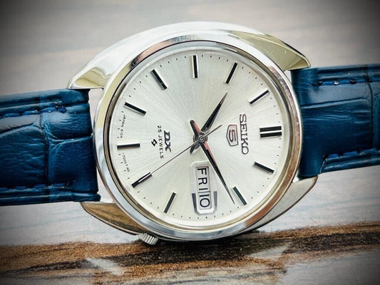 Vintage Seiko DX Automatic 36mm Mens Watch, Japan made 25 jewels 6106-7000 - Grab A Watch Co