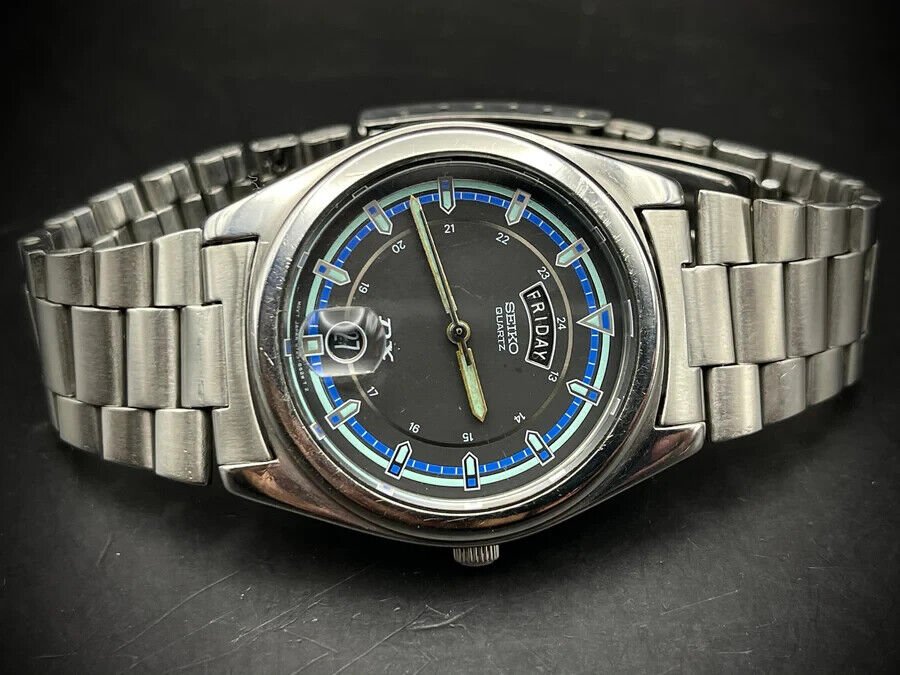 Vintage Seiko DX Rare Dial Quartz Slim 36mm Gents Watch, Japan made - Grab A Watch Co