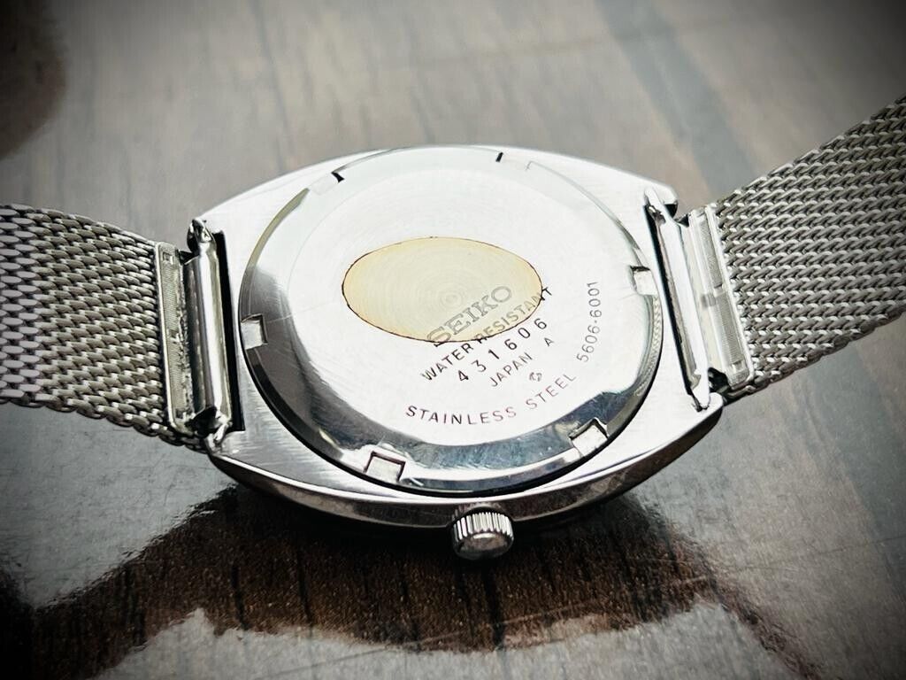 Vintage Seiko LM 23 Jewels Black Dial Automatic Mens Watch, 35mm, Shark Mesh - Grab A Watch Co