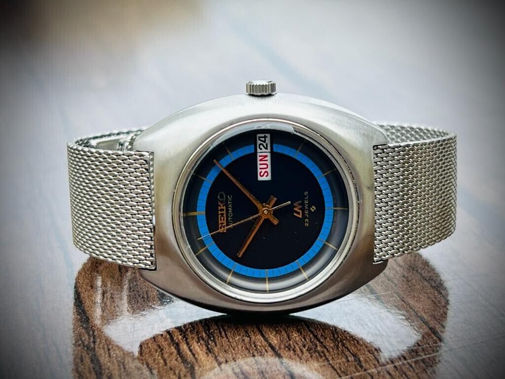 Vintage Seiko LM 23 Jewels Black Dial Automatic Mens Watch, 35mm, Shark Mesh - Grab A Watch Co