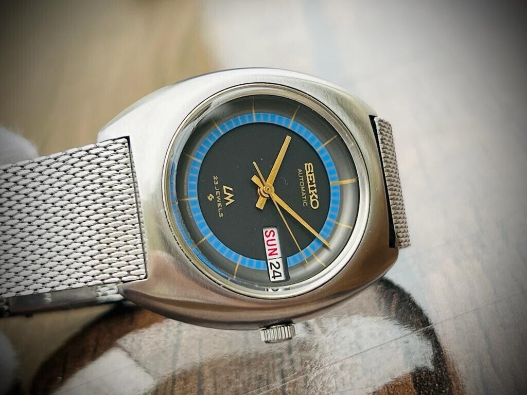 Vintage Seiko LM 23 Jewels Black Dial Automatic Mens Watch, 35mm, Shark Mesh - Grab A Watch Co