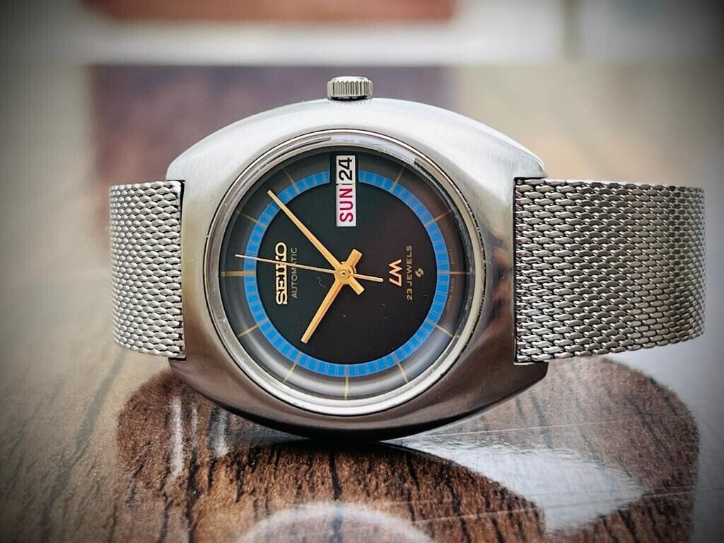 Vintage Seiko LM 23 Jewels Black Dial Automatic Mens Watch, 35mm, Shark Mesh - Grab A Watch Co