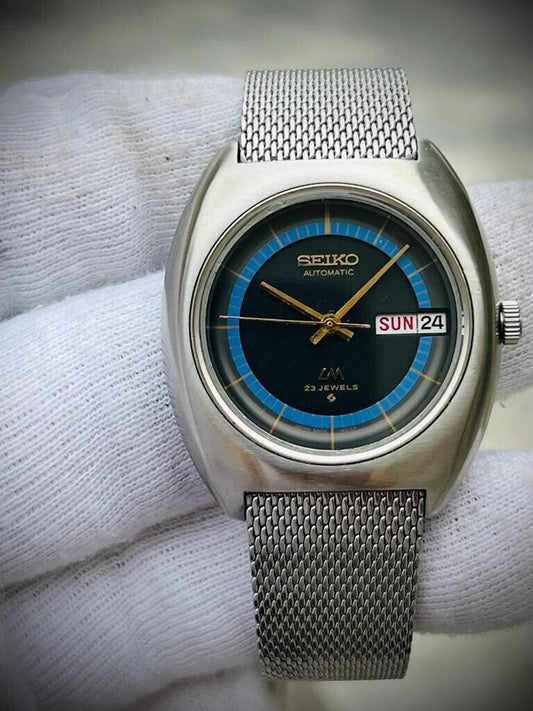 Vintage Seiko LM 23 Jewels Black Dial Automatic Mens Watch, 35mm, Shark Mesh - Grab A Watch Co