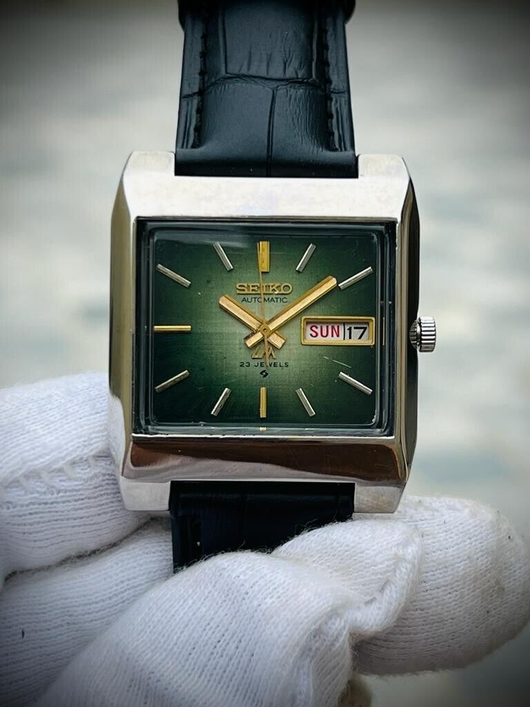 Vintage Seiko LM 23 Jewels Green Dial 5606-5160 Automatic Mens Watch, 35mm - Grab A Watch Co
