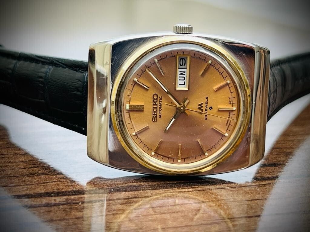 Vintage Seiko LM 23 Jewels Salmon Dial 5606-6020 Automatic Mens Watch, 33mm - Grab A Watch Co